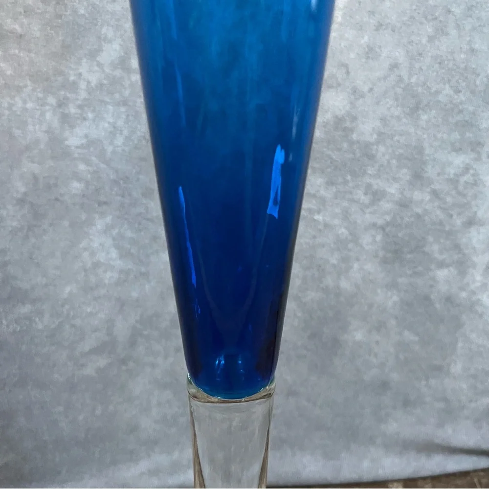 Young and Constantin vase good